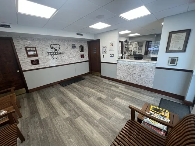 Reception and waiting area at Briarwood Animal Hospital in Miami